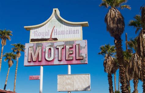 Inside America's Abandoned Hotels, Then And Now 